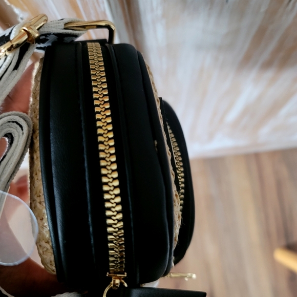 NWT Disney Raffia Mickey Mouse Crossbody - Picture 8 of 10